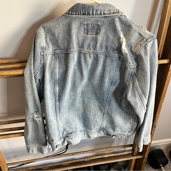 Old Navy Light Wash Jean Jacket - Picture 5 of 5
